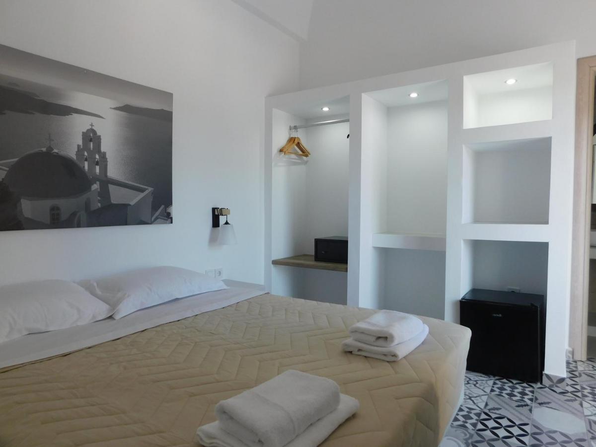 Fira Capital Rooms Exterior photo